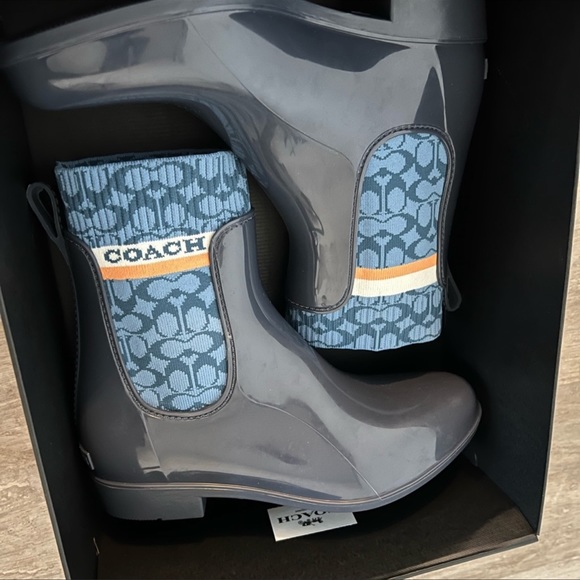 NIB Coach Rivington Rain Bootie, size 6 - Picture 4 of 9